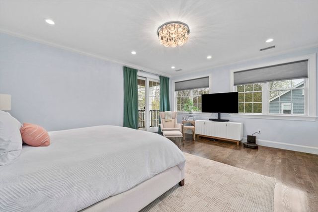 11 Woodhaven Rd, Newton, MA 02468