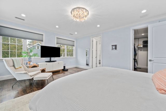 11 Woodhaven Rd, Newton, MA 02468