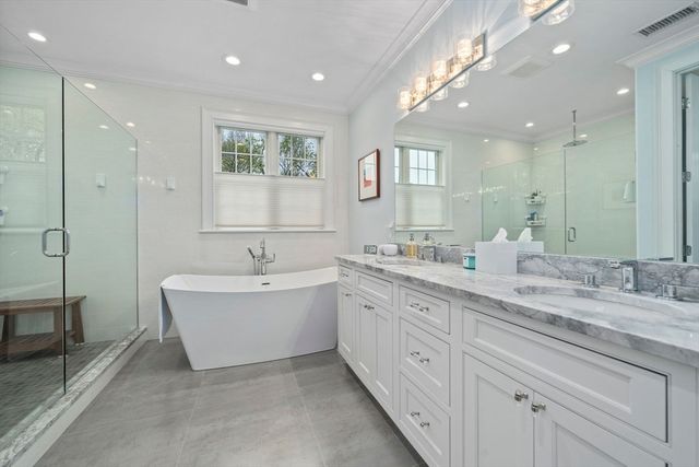 11 Woodhaven Rd, Newton, MA 02468