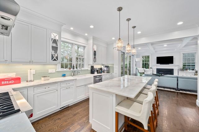 11 Woodhaven Rd, Newton, MA 02468