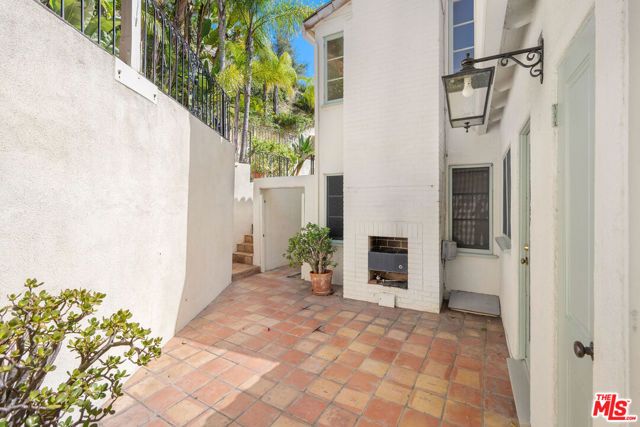 2120 Outpost Drive, Los Angeles, CA 90068