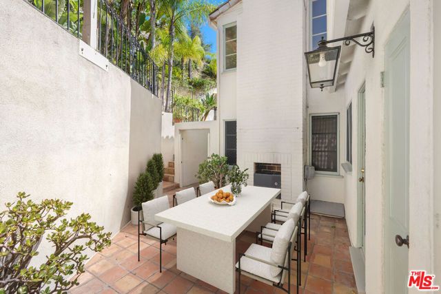 2120 Outpost Drive, Los Angeles, CA 90068