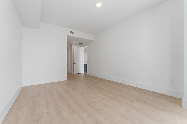 220 Lake Shore Drive 1219, Lake Park, FL 33403