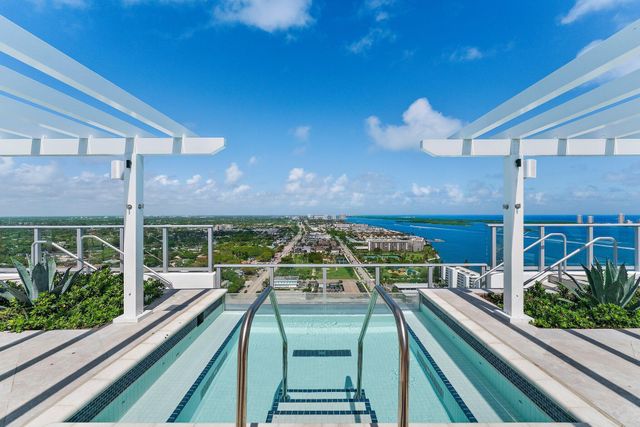 220 Lake Shore Drive 1219, Lake Park, FL 33403