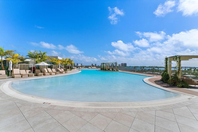220 Lake Shore Drive 1219, Lake Park, FL 33403