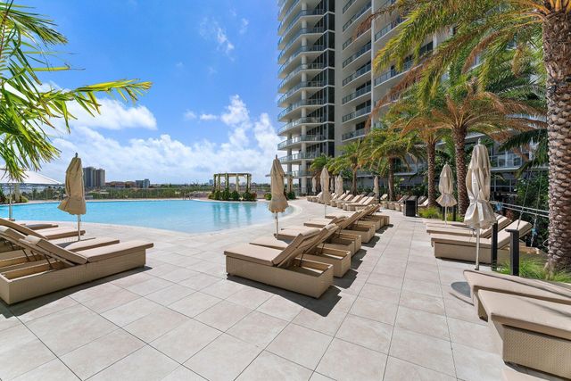220 Lake Shore Drive 1219, Lake Park, FL 33403