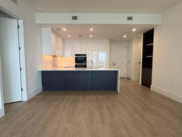 220 Lake Shore Drive 1219, Lake Park, FL 33403