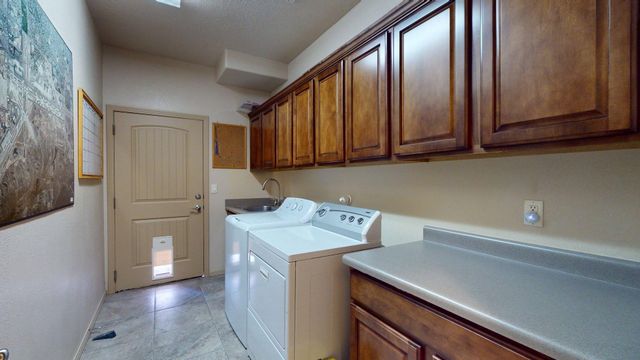 7 TABLAZON VALLEY Drive, Tijeras, NM 87059