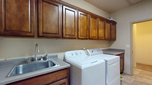 7 TABLAZON VALLEY Drive, Tijeras, NM 87059