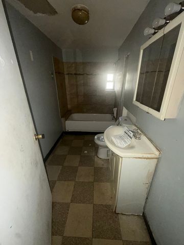 7340 S Maryland Avenue, Chicago, IL 60619