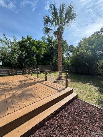 615 N A St, Pensacola, FL 32501