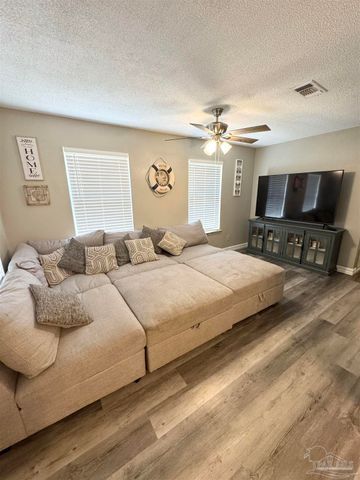 615 N A St, Pensacola, FL 32501