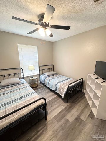 615 N A St, Pensacola, FL 32501