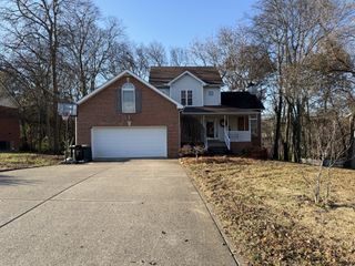 114 E Braxton Ln, Hendersonville, TN 37075
