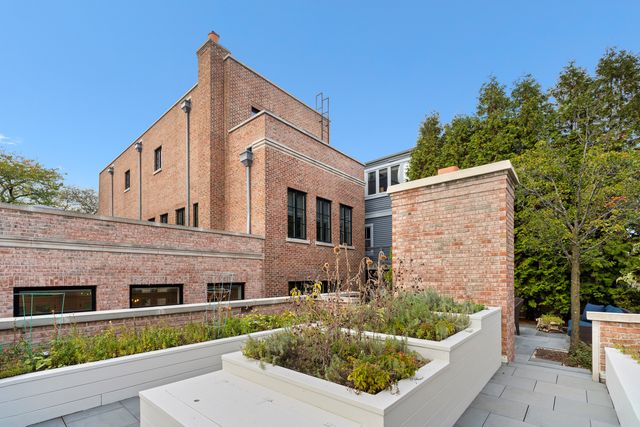 1755 N Mohawk Street, Chicago, IL 60614