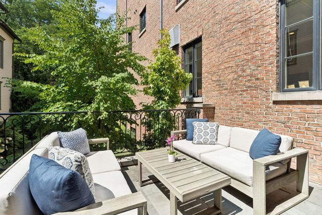 1755 N Mohawk Street, Chicago, IL 60614