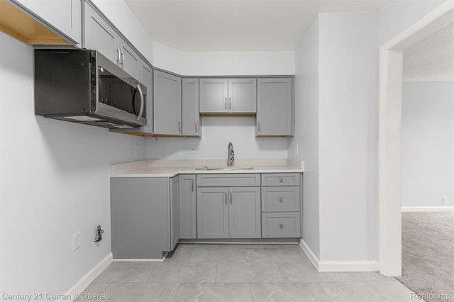 1784 Reo Avenue, Lincoln Park, MI 48146