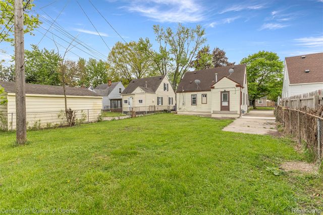 1784 Reo Avenue, Lincoln Park, MI 48146