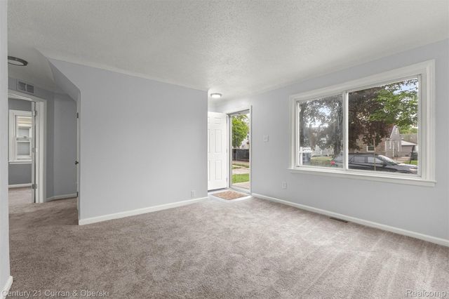 1784 Reo Avenue, Lincoln Park, MI 48146