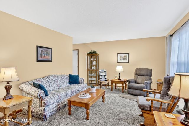 4 Mackenzie Court, Bowling Green, OH 43402