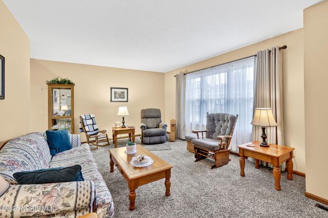 4 Mackenzie Court, Bowling Green, OH 43402