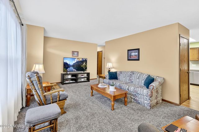 4 Mackenzie Court, Bowling Green, OH 43402