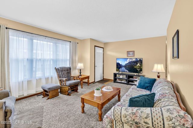 4 Mackenzie Court, Bowling Green, OH 43402