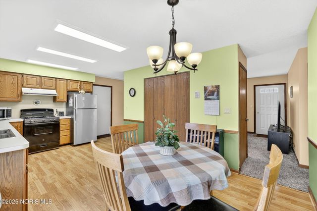 4 Mackenzie Court, Bowling Green, OH 43402