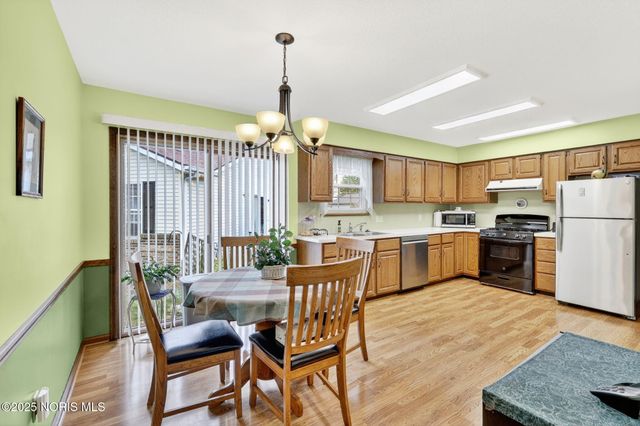 4 Mackenzie Court, Bowling Green, OH 43402