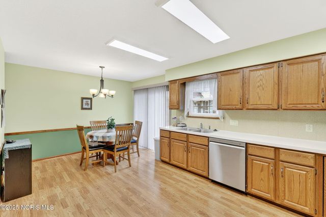 4 Mackenzie Court, Bowling Green, OH 43402