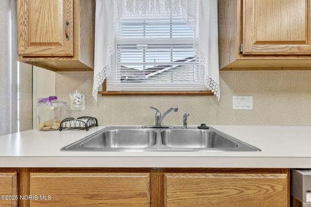 4 Mackenzie Court, Bowling Green, OH 43402