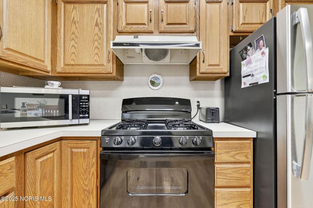 4 Mackenzie Court, Bowling Green, OH 43402