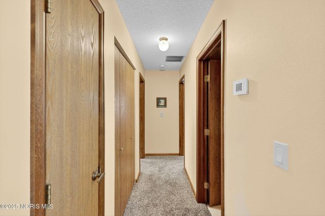 4 Mackenzie Court, Bowling Green, OH 43402