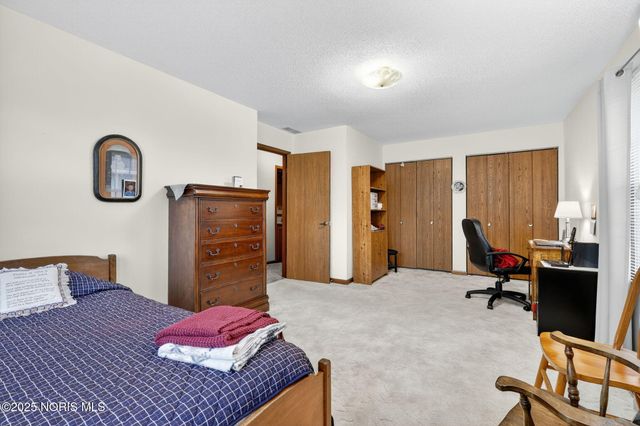 4 Mackenzie Court, Bowling Green, OH 43402