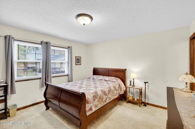 4 Mackenzie Court, Bowling Green, OH 43402