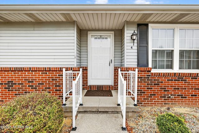 4 Mackenzie Court, Bowling Green, OH 43402