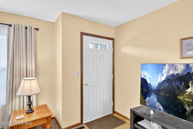 4 Mackenzie Court, Bowling Green, OH 43402