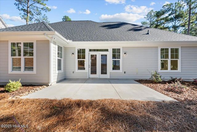 555 Lake Forest Drive SE, Pinehurst, NC 28374