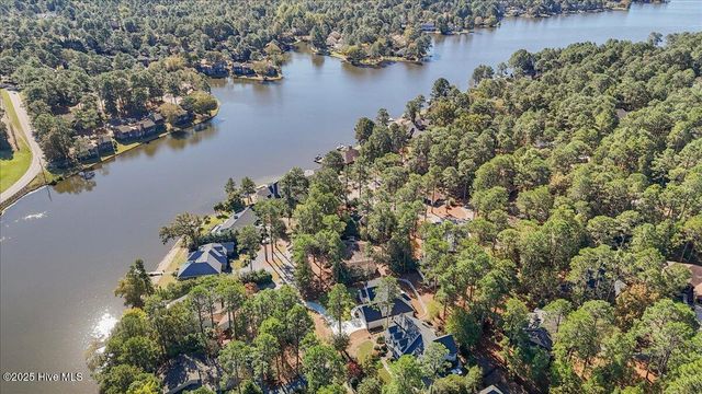 555 Lake Forest Drive SE, Pinehurst, NC 28374