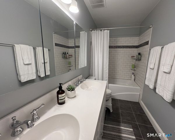 71 Aiken Street J2, Norwalk, CT 06851