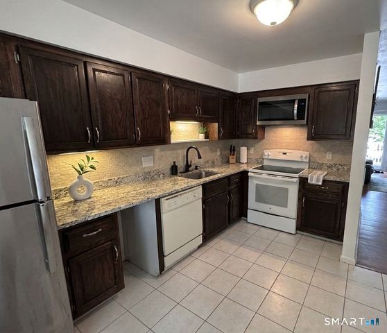71 Aiken Street J2, Norwalk, CT 06851