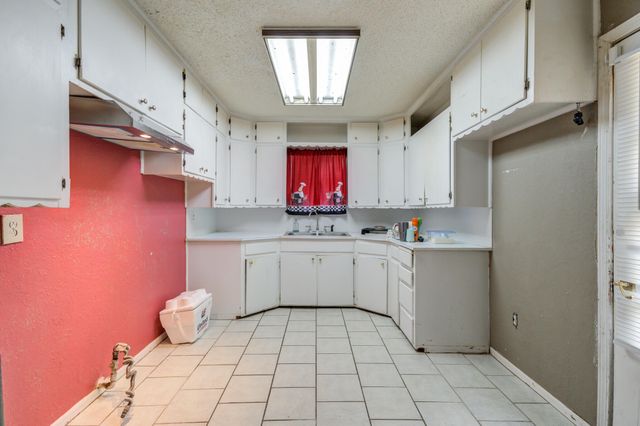 1504 33rd Street, Lubbock, TX 79411