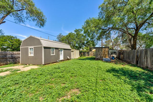 1504 33rd Street, Lubbock, TX 79411