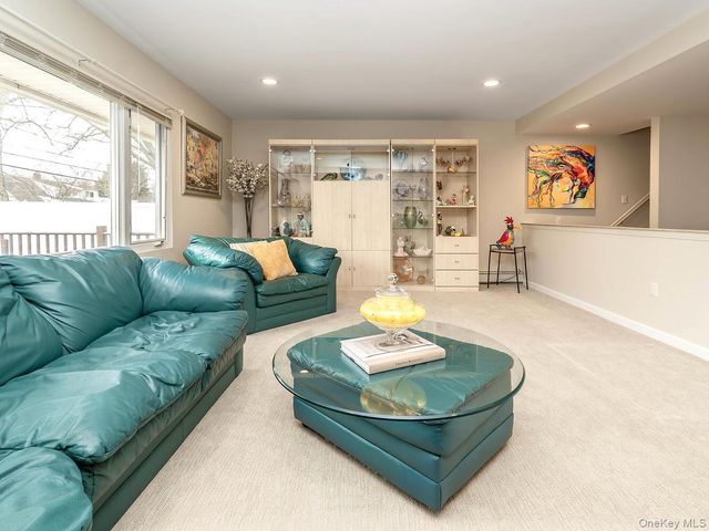 24 Glow Lane, Hicksville, NY 11801