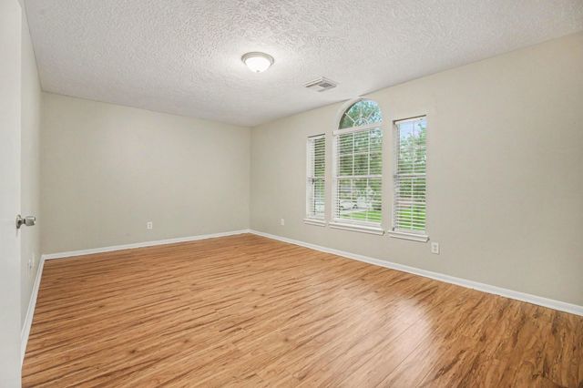 2875 Pebble Canyon Lane, Dickinson, TX 77539
