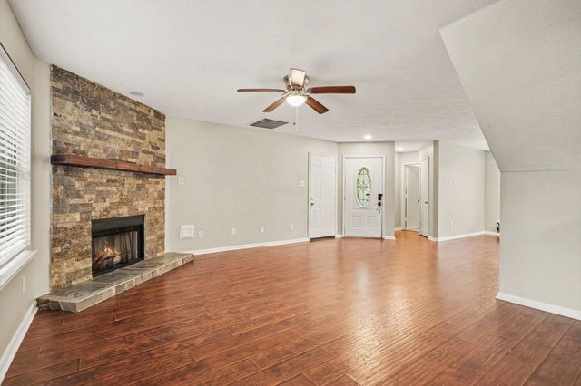 2875 Pebble Canyon Lane, Dickinson, TX 77539