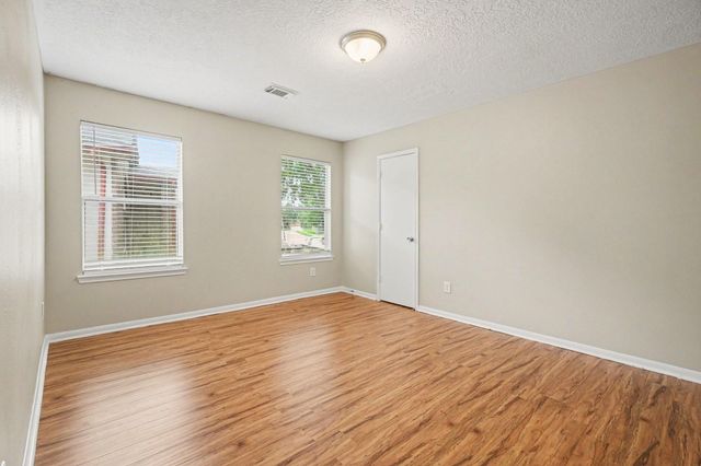 2875 Pebble Canyon Lane, Dickinson, TX 77539