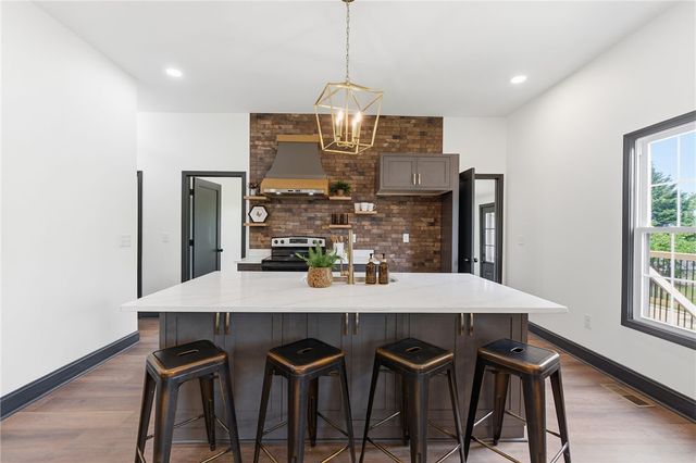 1 E 5th Street, Greenville, SC 29611