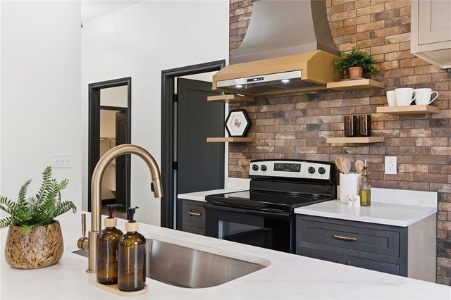 1 E 5th Street, Greenville, SC 29611