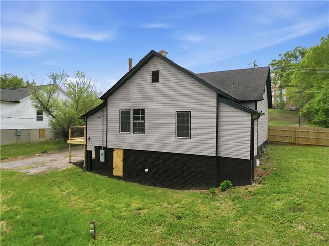 1 E 5th Street, Greenville, SC 29611